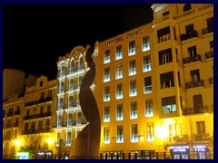 Valencia by night - Station area